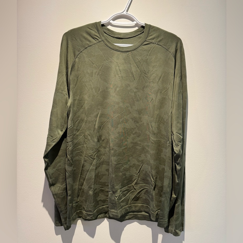 Lululemon Men’s Large Metal Vent Tech Long Sleeve Tee